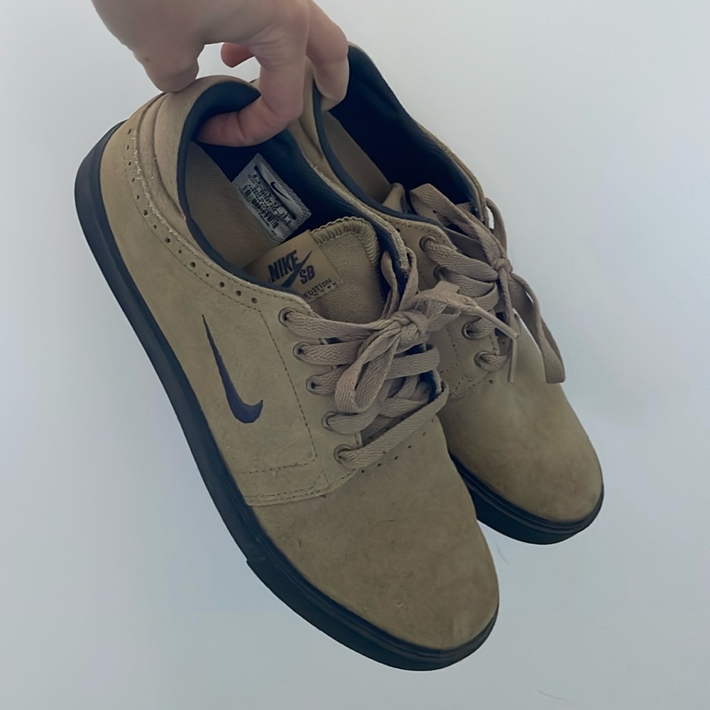 Men’s Nike 8.5